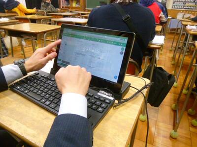 操作しながら活用法を検討しました