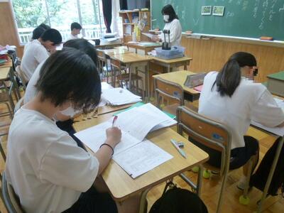みんな真剣です