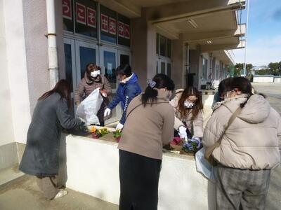 花壇の手入れ